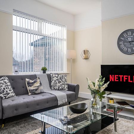 Delia'S 3-Bedroom Apartment In Liverpool Buitenkant foto